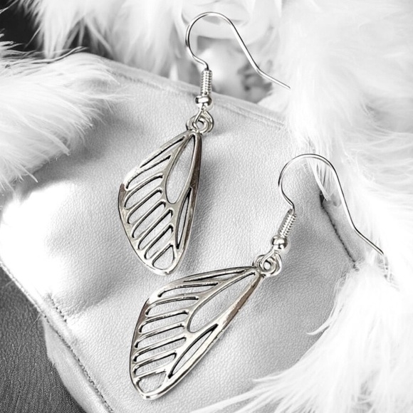 5 For $25💫Silver Butterfly Wing Dangles Earrings - Picture 1 of 5
